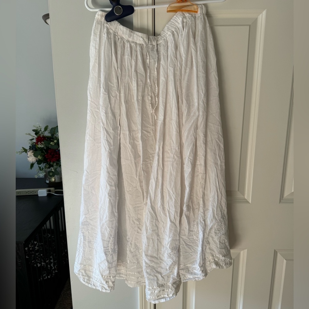 White maxi skirt